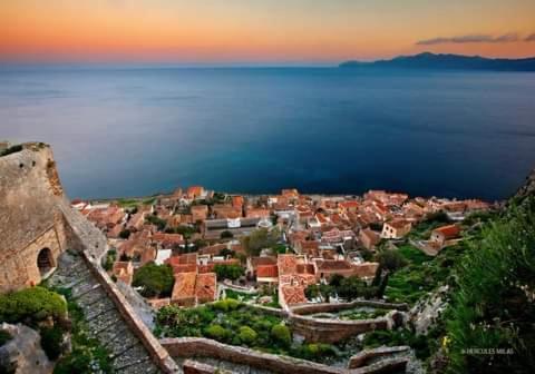 Byron'S Sea View Hotel Monemvasia Exterior photo